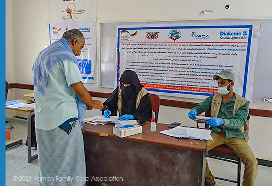 Distributing Rapid Response Mechanism (RRM) kits to newly Internally Displaced Persons (IDPs) for the fourth stage in Ataq district - Shabwah Governorate.